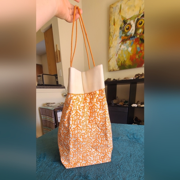 Tory Burch Orange and Cream Tote Bag - Picture 3 of 12